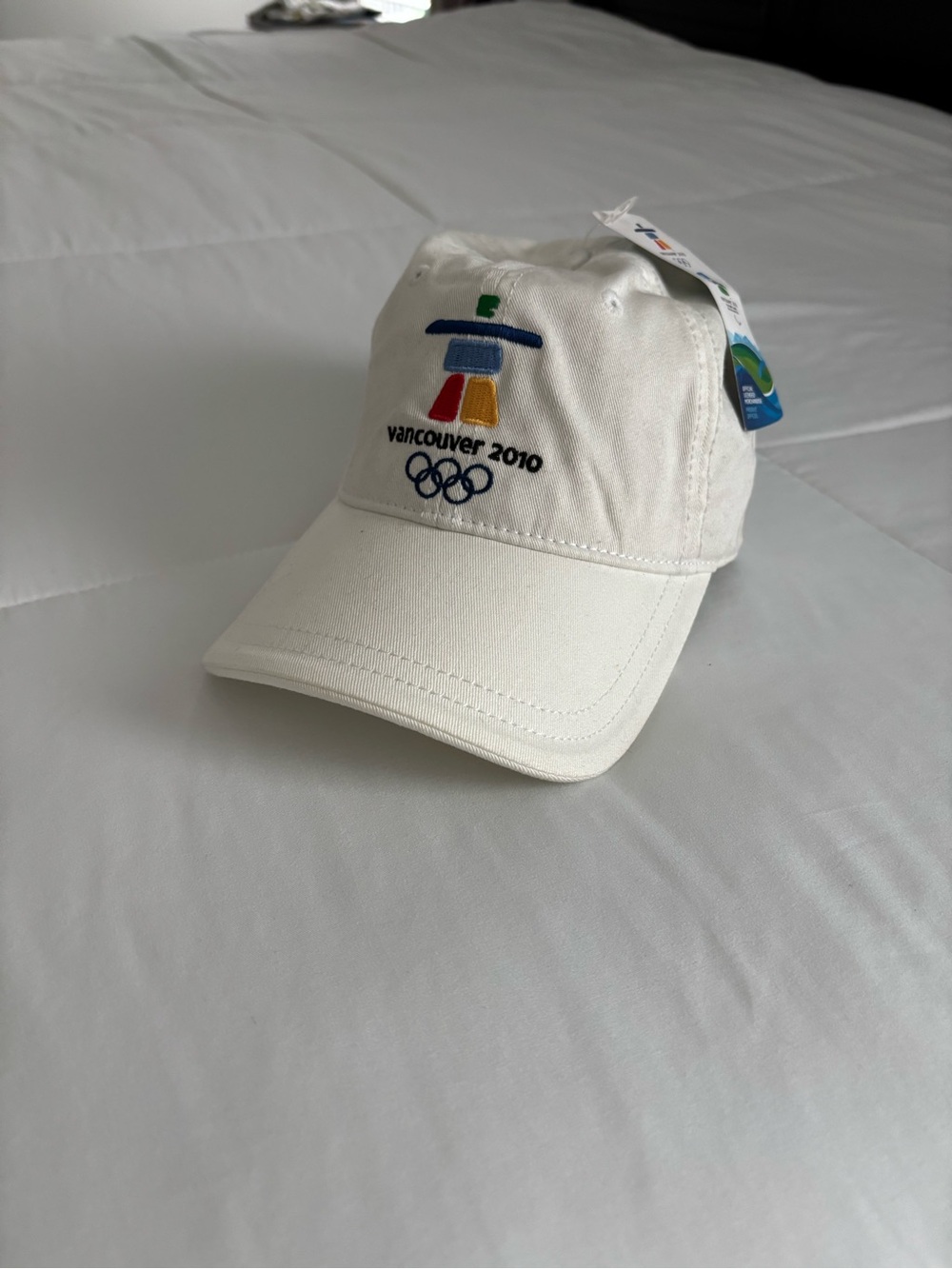 Vancouver 2010 Olympics Inukshuk Embroidered White Baseball Cap NWT